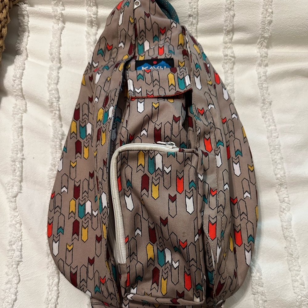 Kavu sling bag - excellent gently used condition